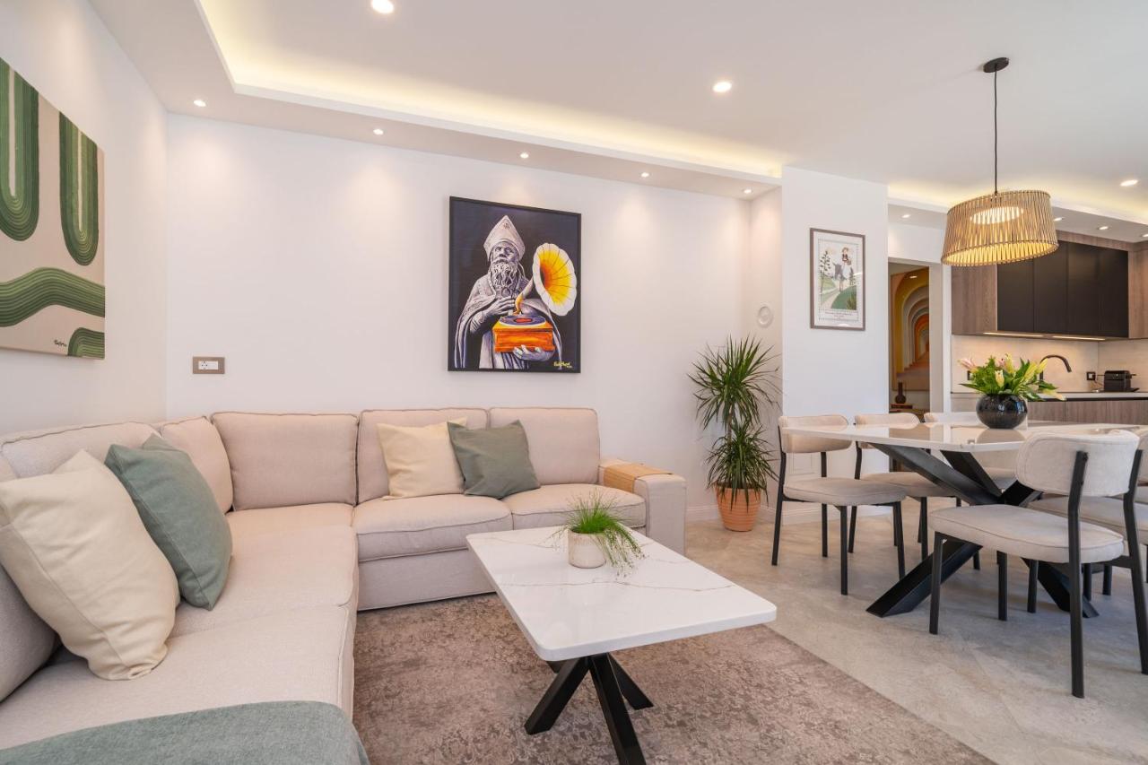Luxumbra With Terrace And Free Parking Apartment