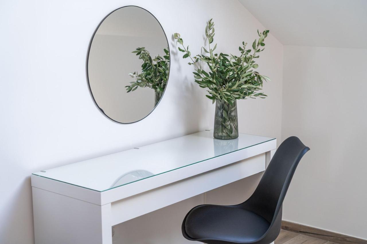Luxumbra With Terrace And Free Parking Apartment